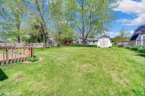 2302 Shaker Dr, Valpo IN  46383-3249 exterior