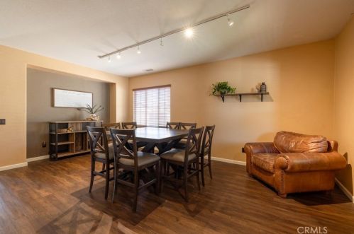5812 Avenue, Lancaster, CA 93535-7846