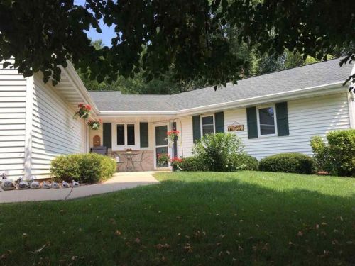 115 Buckingham Ct, Cambridge, WI 53523-9131