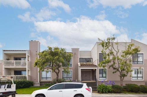 458 Laurel Ave, Princeton By The Sea, CA 94019-1677