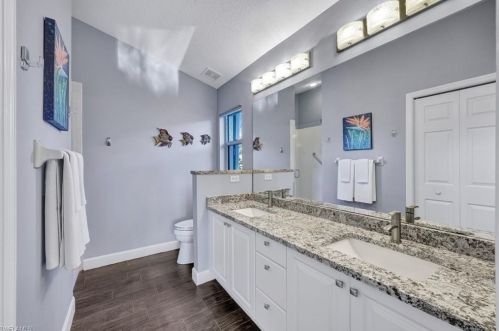 5893 Northridge Dr, Naples FL  34110-2376 exterior
