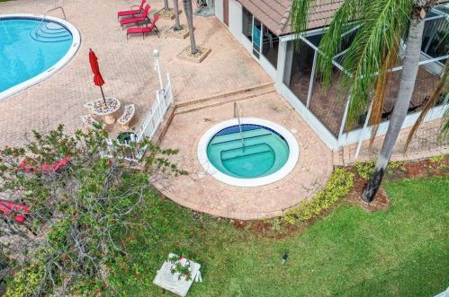 11612 11th St, Hollywood FL 33026-3837 exterior