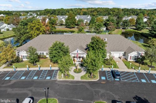 611 Cascade Dr, Mount Laurel NJ 08054-4928 exterior