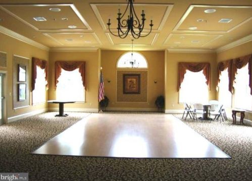 712 Weatherby Dr, West Deptford NJ  08096-5176 exterior