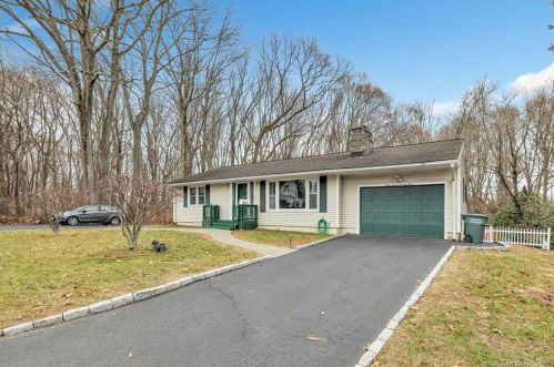 3775 Old Town Rd, Bridgeport, CT 06606-1055