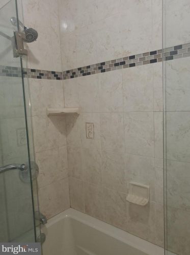 1221 Prospect St, Trenton NJ 08638-4817 exterior