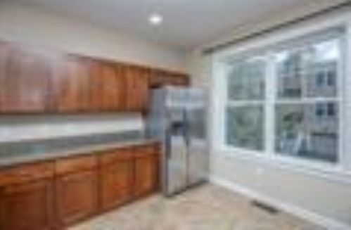 9 Lake St, Nashua NH  03060-6472 exterior