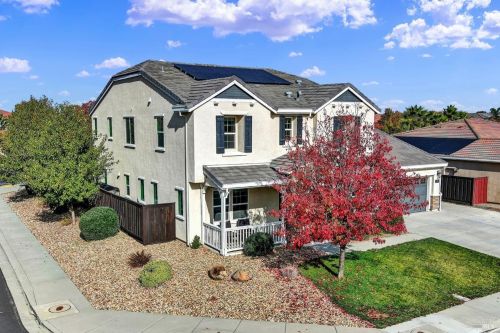 735 Canterbury Cir, Vacaville, CA 95687-8213