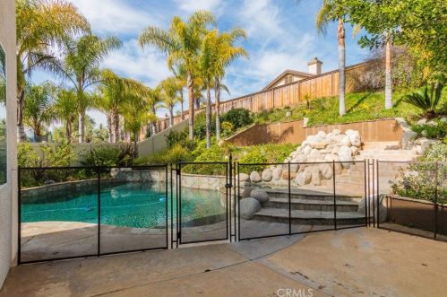 43020 Noble Ct, Temecula CA  92592-4385 exterior