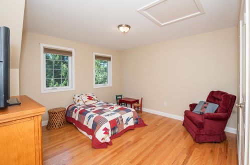 8 Evans Ave, Plaistow NH  03865-2909 exterior