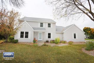 1557 Hickory Hollow Ln, Menasha, WI 54952-1055