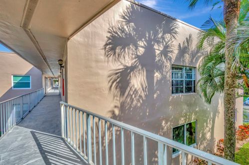 370 Piedmont H, Delray Beach FL  33484-5059 exterior
