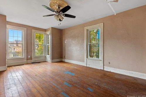 77 Vauxhall St, United States Coast Guard Ac CT  06320-5333 exterior