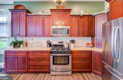 19 Ambrose Dr, Columbus NJ  08022-2305 exterior