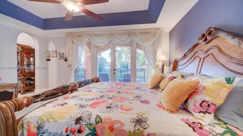 15963 79th Pl, Hialeah FL  33016-6647 exterior