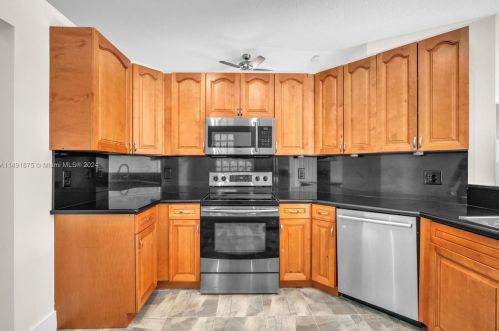 1692 159th Ave, Hollywood, FL 33027-2342
