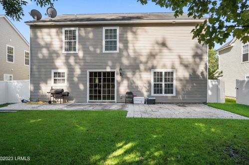 72 Shadow Moss Dr, Beaufort SC  29906-6005 exterior