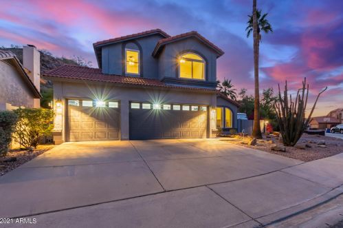 1925 Behrend Dr, Phoenix AZ  85024-1242 exterior