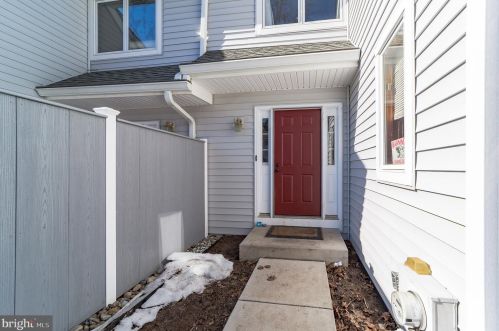 28 Orchard Ave, Kennett Sq, PA 19348-1844