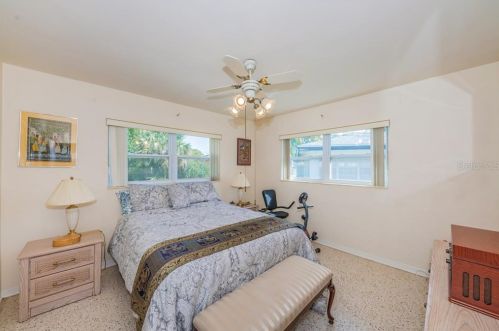 781 58th Ave, Saint Petersburg FL  33703-1601 exterior