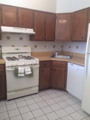 255 Cottonwood Rd, Hartford CT  06111-4219 exterior