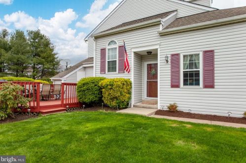 403 Stratford Ct, Lansdale PA  19446-6374 exterior