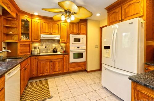 2 Behrle Dr, Ansonia CT  06401-2024 exterior