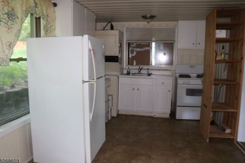 63 Lake Shore Dr, Sparta NJ  07871-3825 exterior