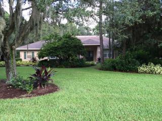 702 Woodview Way, Bradenton, FL 34212-9014