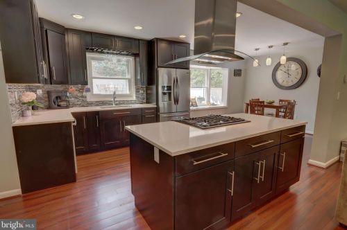 570 Old Orchard Ln, Camp Hill PA  17011-1828 exterior