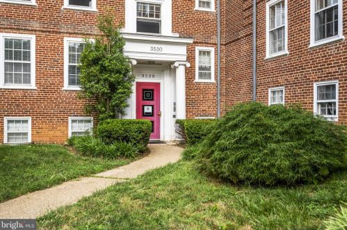 3530 39th St, Washington, DC 20016-3070