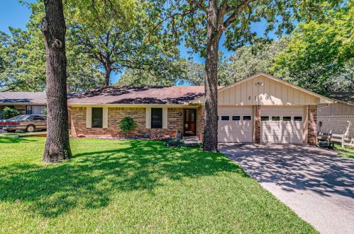 2320 Jacqueline Dr, Denton, TX 76205-5972