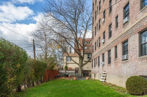 167 Centre Ave, New Rochelle NY  10805-2746 exterior
