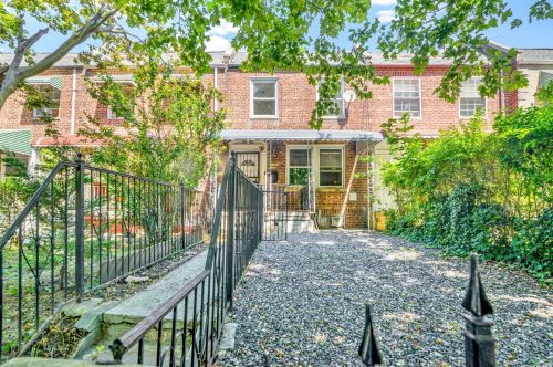 1157 Grenada Pl, Bronx, NY 10466-5018