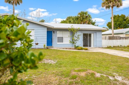 2100 White Sands Dr, Titusville, FL 32780-4654