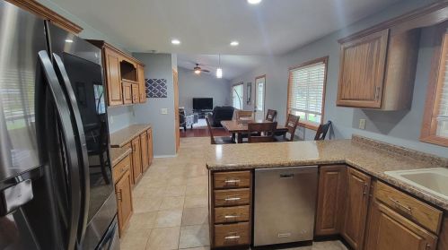 272 Peters Ave, Fond Du Lac, WI 54935-3817