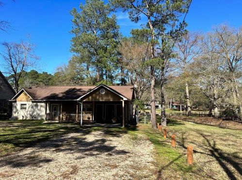 13388 Southshore Dr, Conroe TX  77304-5263 exterior