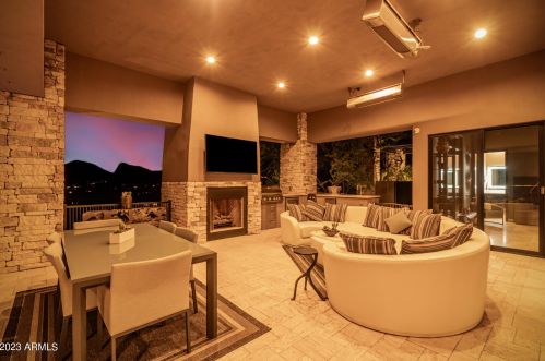 9710 Palisades Blvd, Scottsdale AZ 85268-2755 exterior