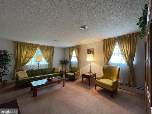 714 Pomona Rd, Riverton NJ 08077-4233 exterior