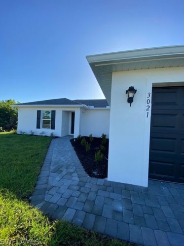 3021 1st Pl, Cape Coral, FL 33909-6820