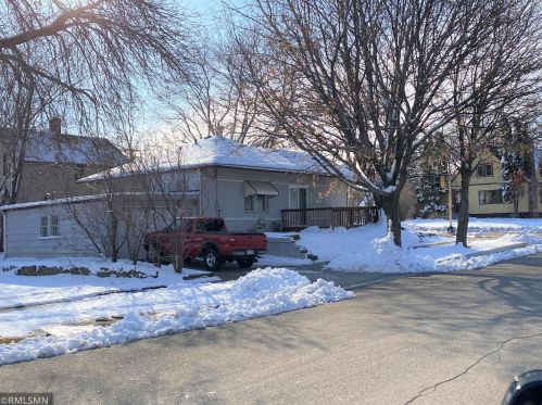 221 5th Ave, Alex, MN 56308-1413