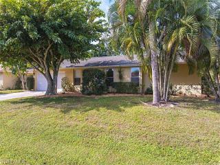 955 Roseate Dr, Naples, FL 34104-4438