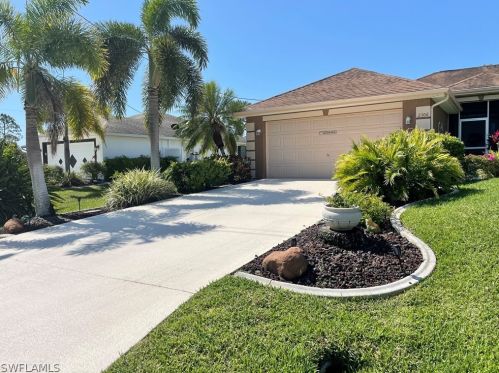 2306 34th St, Cape Coral, FL 33909-3203