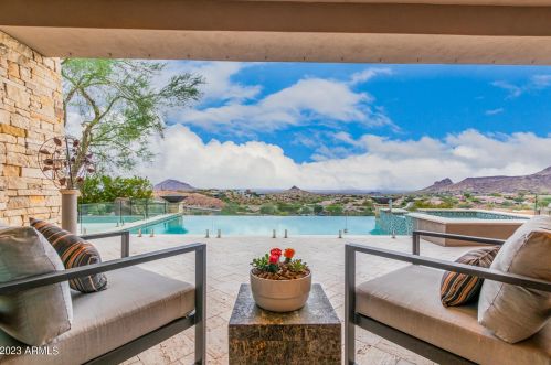 9710 Palisades Blvd, Scottsdale AZ 85268-2755 exterior