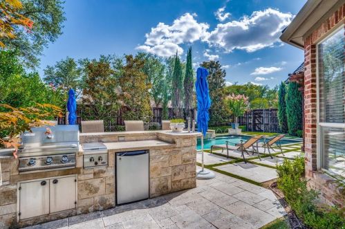 1800 Kings Isle Dr, Plano, TX 75093-2422