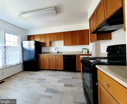 8900 Winding Hollow Way, Springfield VA  22152-1451 exterior
