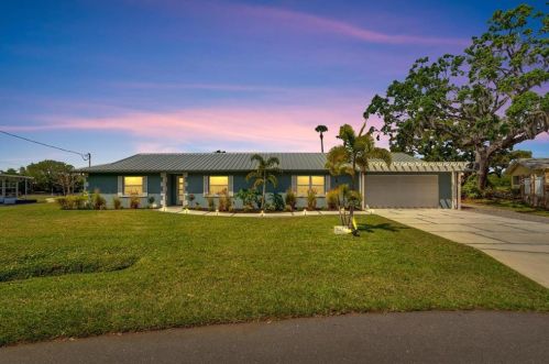 2623 Manatee Harbor Dr, Ruskin, FL 33570-2834