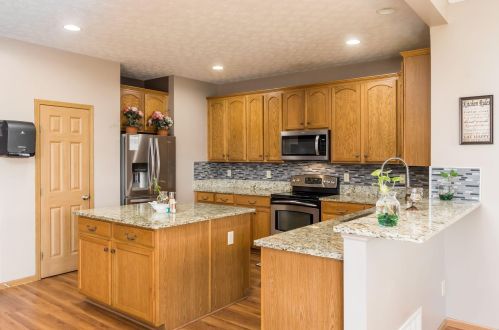 376 Enos Loomis St, Pataskala OH  43062-8160 exterior