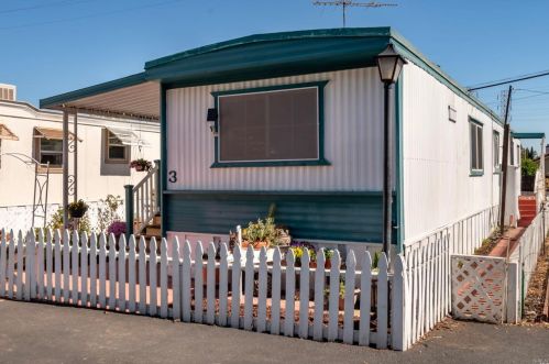 700 Shady Glen Rd, Vacaville, CA 95688-2518