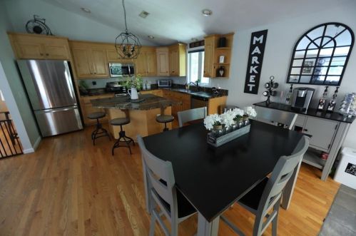 34 Tower Hill Rd, Cumberland RI  02864-1524 exterior